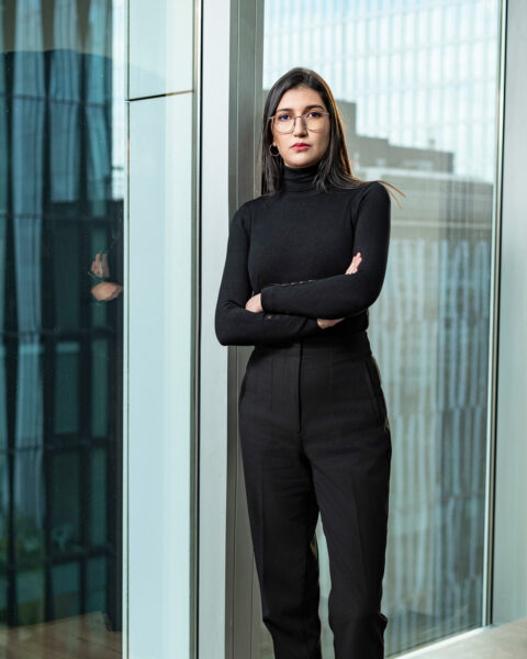 Fotografia corporativa mujer empresa linkedin exterior Las Condes Santiago